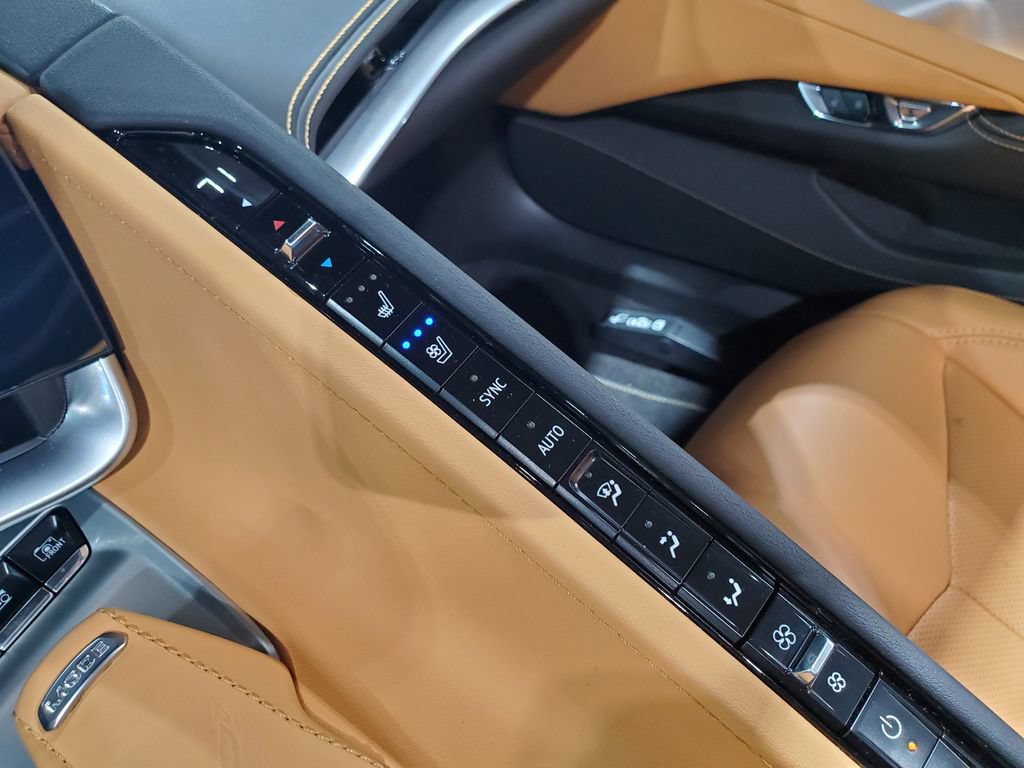 Used 2024 Chevrolet Corvette Stingray Preferred Conv w/ 2LT RWD image 26