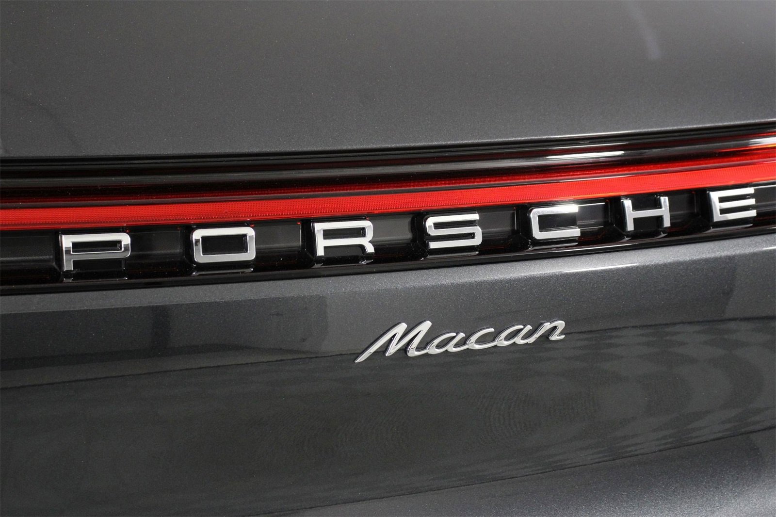 Used 2025 Porsche Macan image 22