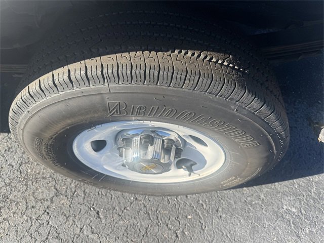 Used 2025 Chevrolet Express 3500 Extended w/ Driver Convenience Package image 11