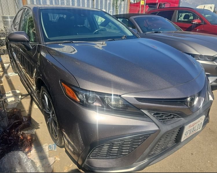 Used 2024 Toyota Camry SE FWD image 4