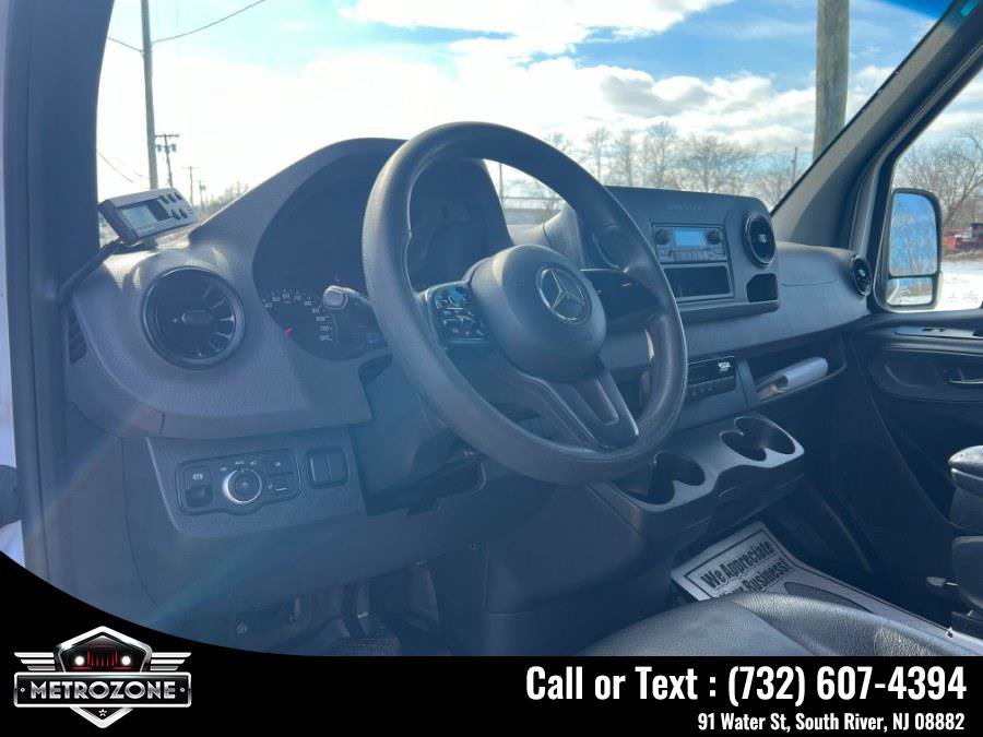 Used 2022 Mercedes-Benz Sprinter 2500 image 21