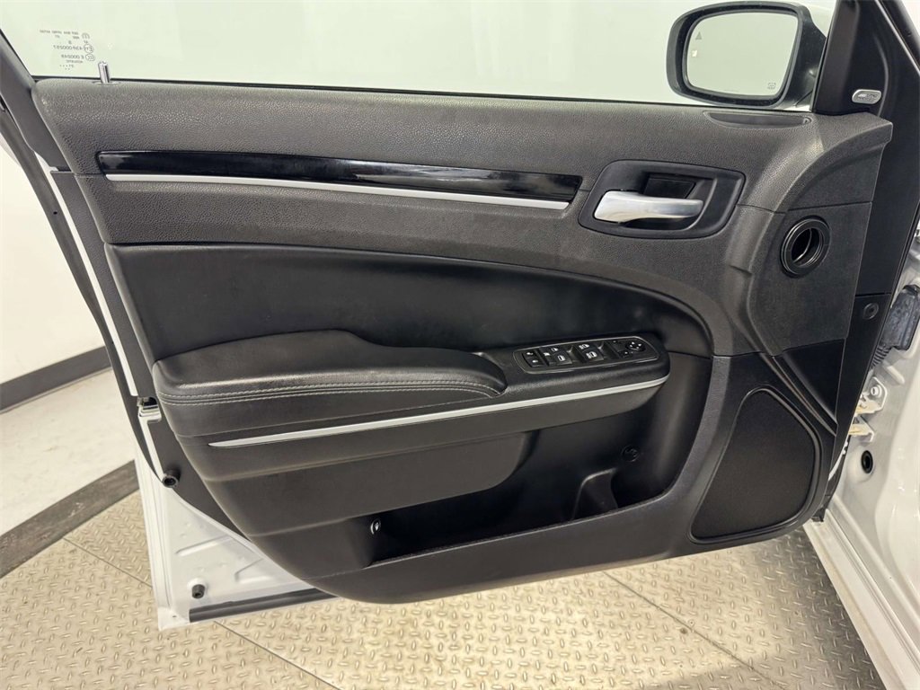 Used 2022 Chrysler 300 S image 15