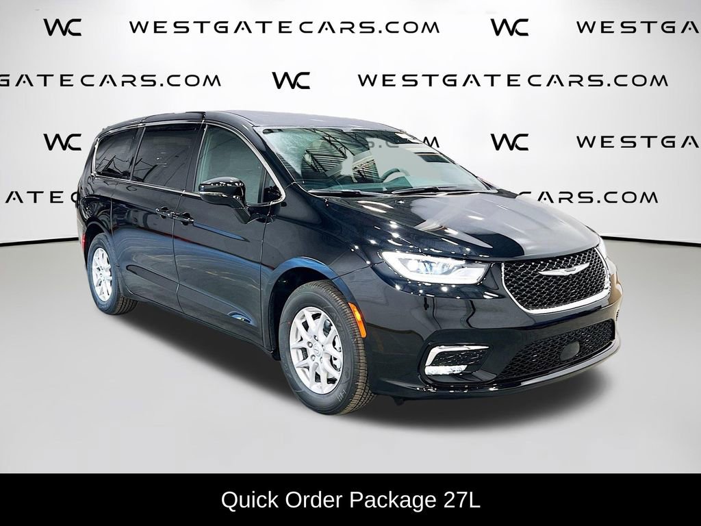 New 2026 Chrysler Pacifica Select video 2