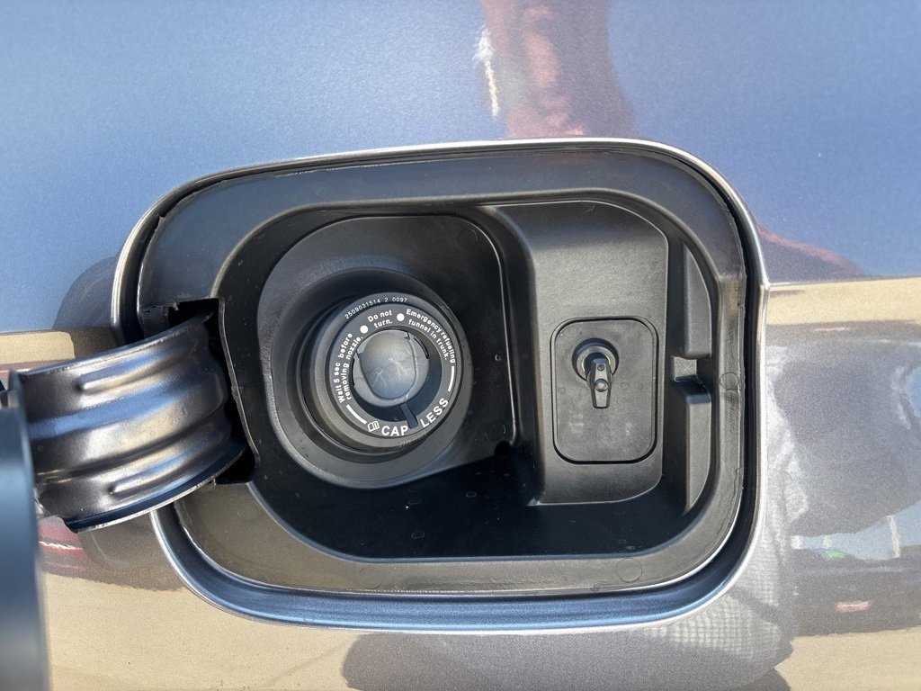 New 2025 Honda Pilot Touring image 14