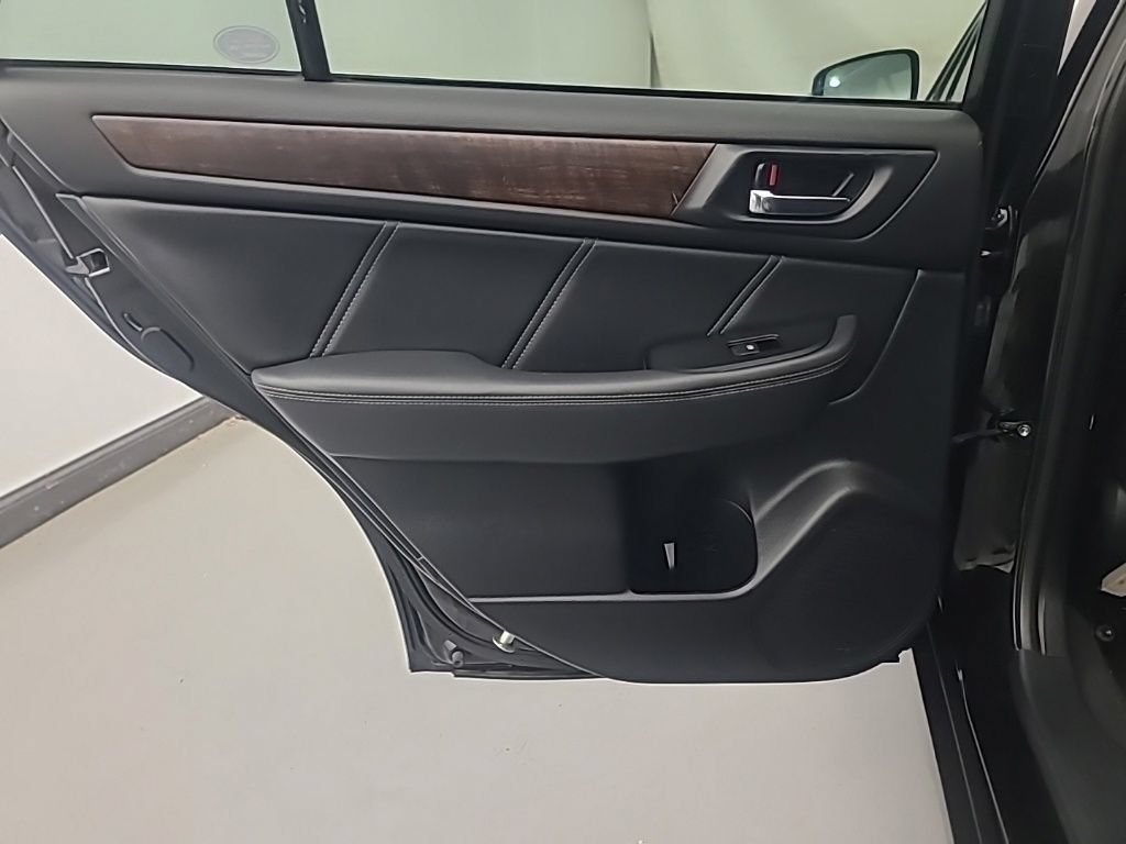 Used 2019 Subaru Outback 2.5i Limited AWD/4WD image 17