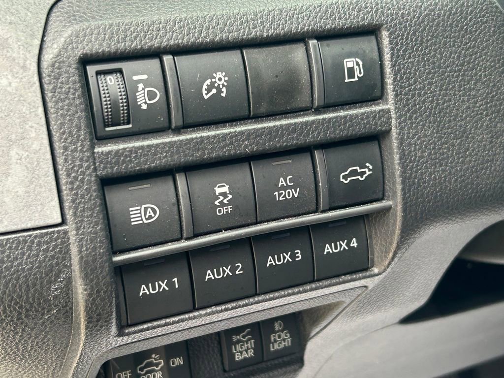 Used 2025 Toyota Tacoma 4x4 Double Cab Hybrid image 28