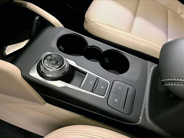 Used 2022 Ford Escape SEL w/ Technology Package AWD/4WD image 16