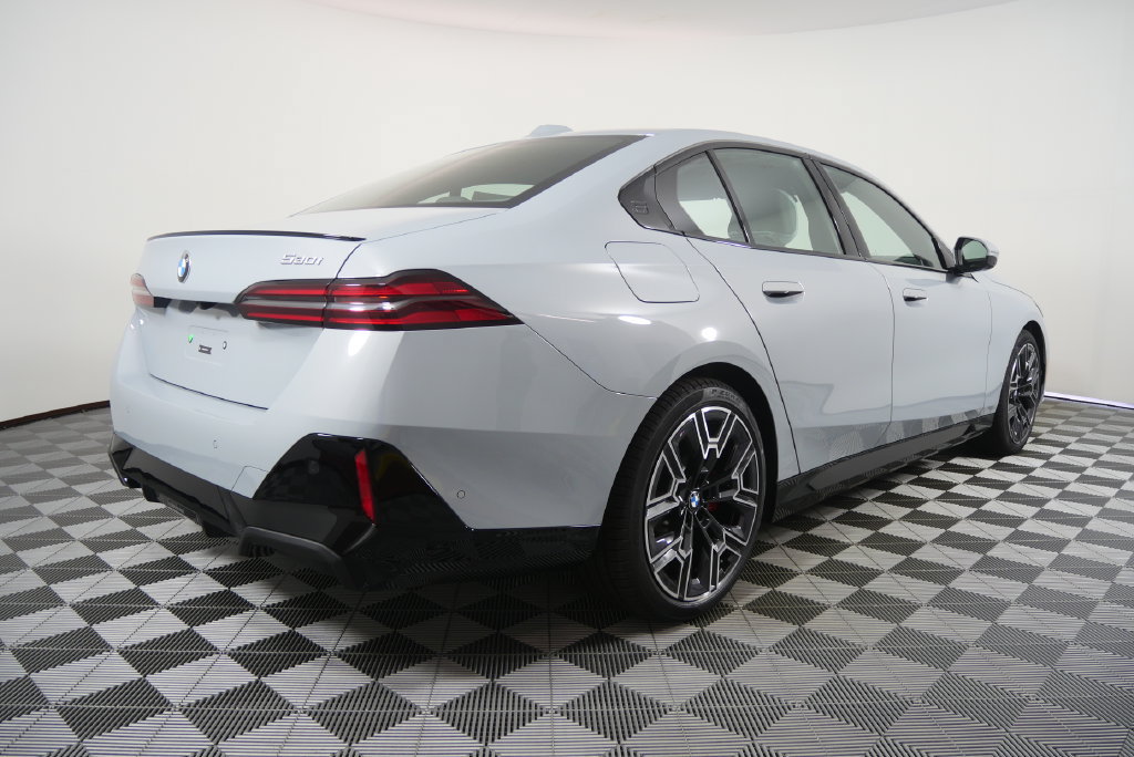 New 2027 BMW 530i w/ M Sport Package RWD image 4