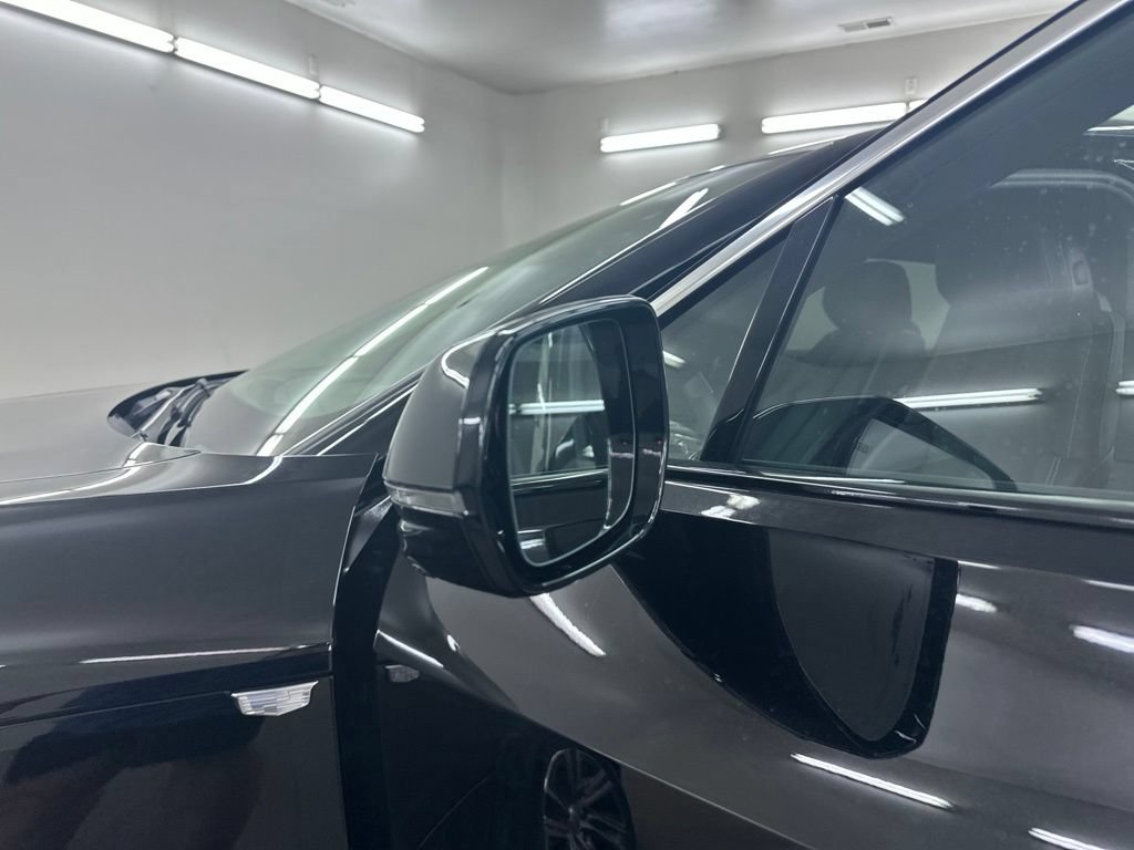 New 2026 Cadillac Lyriq Luxury AWD/4WD image 15
