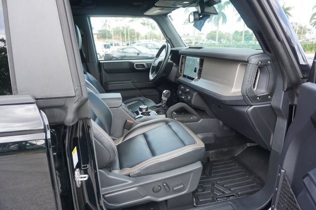 Used 2025 Ford Bronco Outer Banks w/ Sasquatch Package AWD/4WD image 3