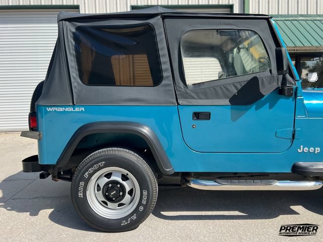 Used 1992 Jeep Wrangler 4WD image 32