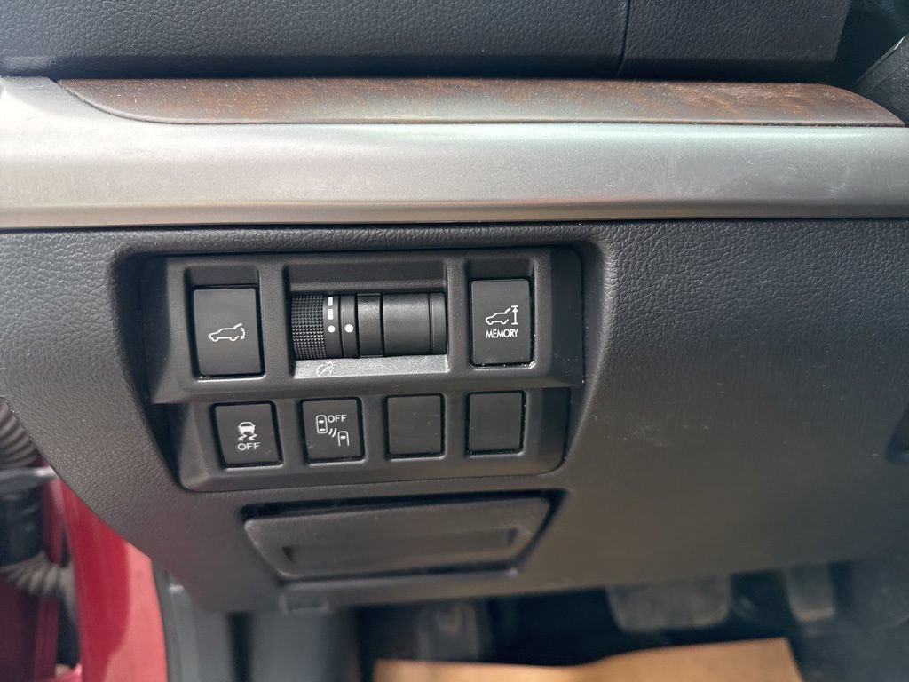 Used 2017 Subaru Outback 2.5i Limited AWD/4WD image 23
