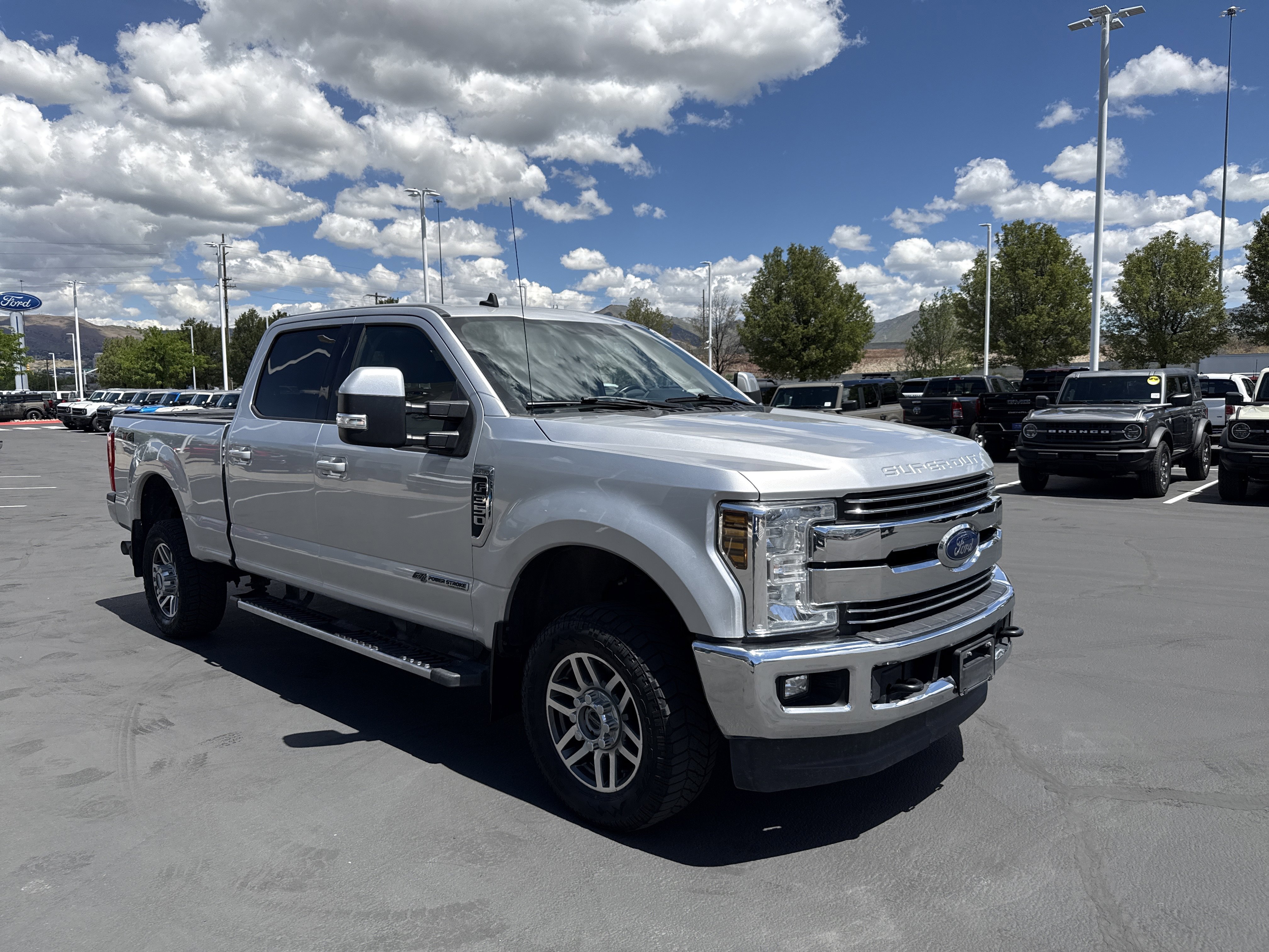 Used 2019 Ford F350 Lariat w/ Camper Package AWD/4WD image 8