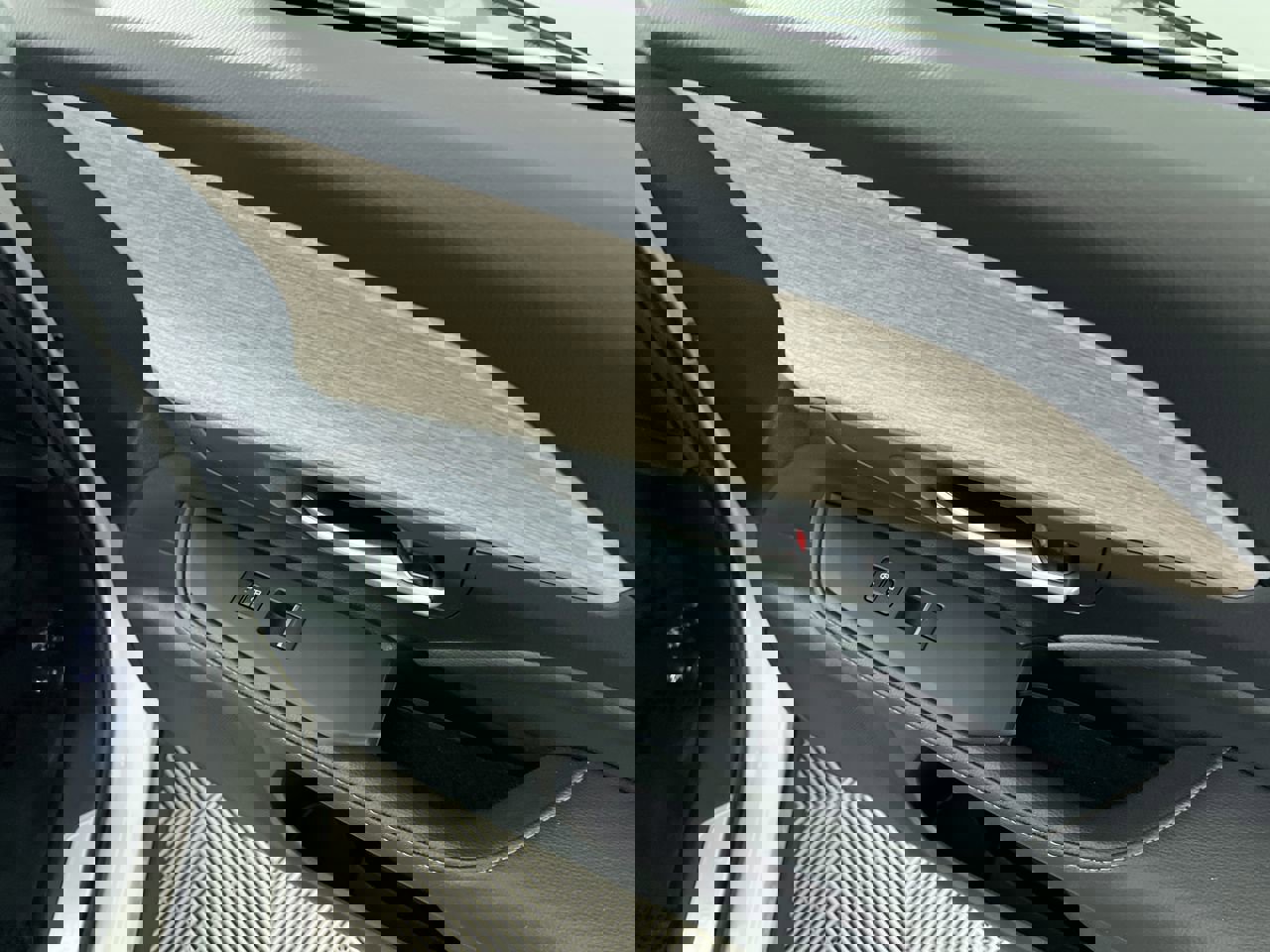 Used 2024 Toyota Grand Highlander Limited image 30