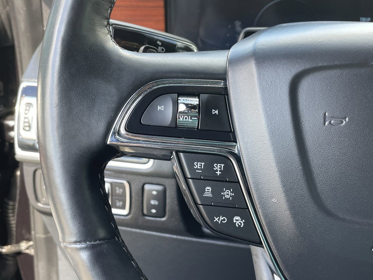 Used 2022 Lincoln Navigator Reserve AWD/4WD image 29