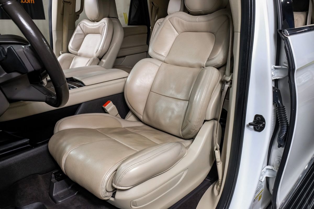 Used 2020 Lincoln Navigator L Reserve w/ Luxury Package image 28