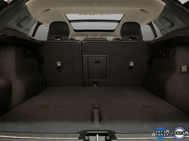 Used 2025 Volvo XC40 B5 Plus image 96