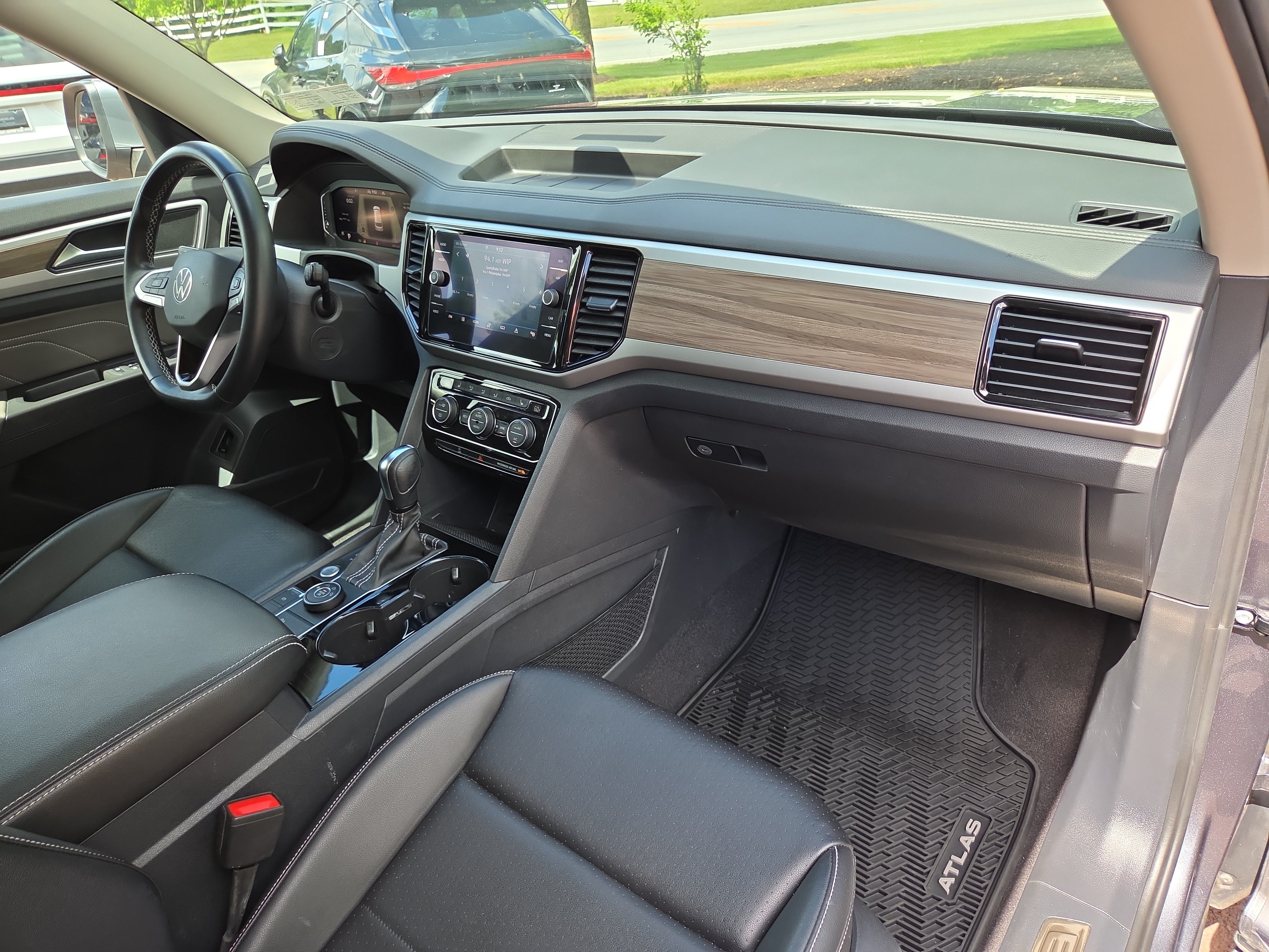 Used 2022 Volkswagen Atlas SEL AWD/4WD image 18