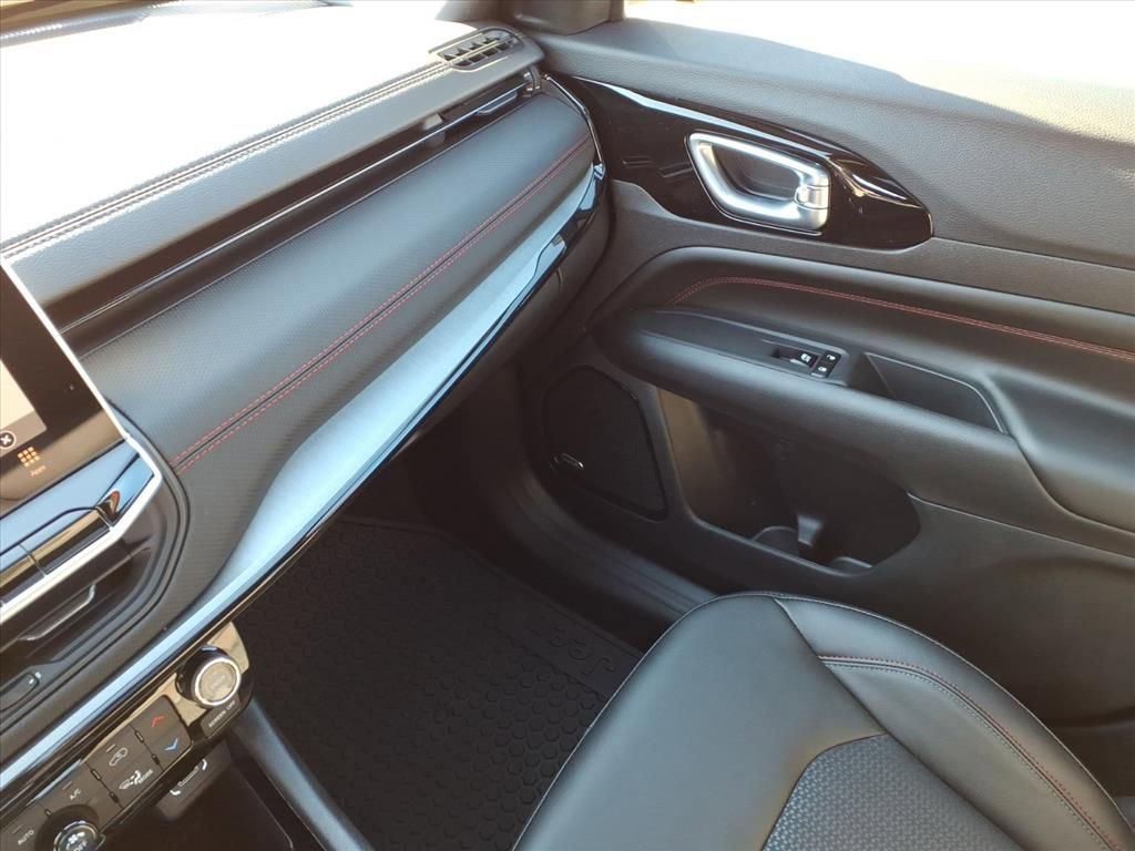 New 2026 Jeep Compass Trailhawk image 31