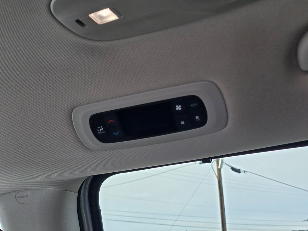 Used 2024 Chrysler Pacifica Touring-L image 19