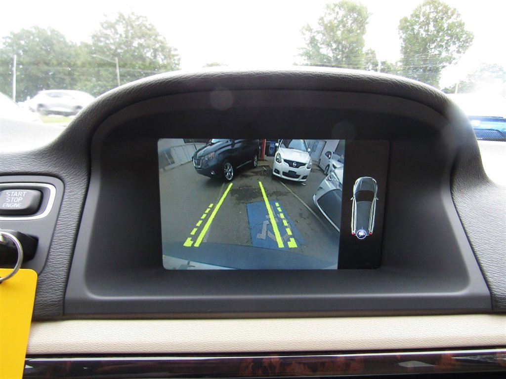 Used 2016 Volvo XC70 T5 Premier w/ Proximity Package image 21