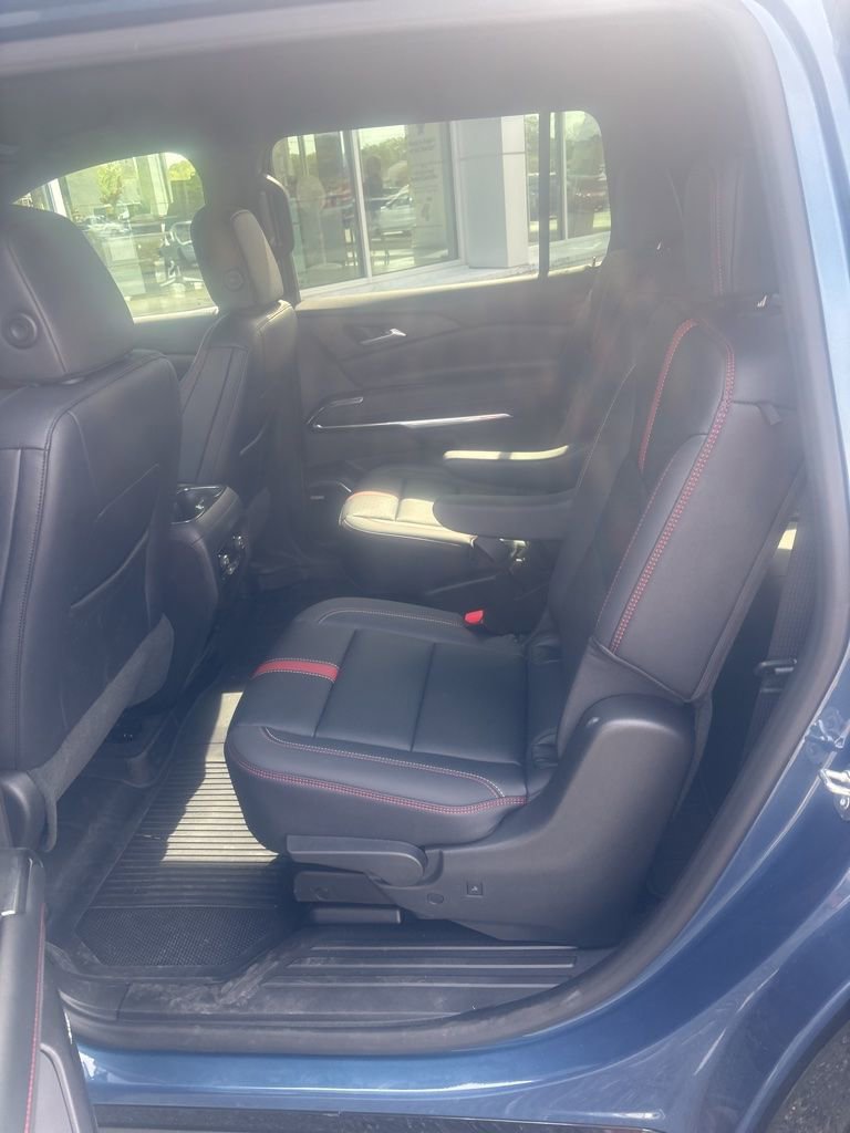 Used 2026 Chevrolet Traverse RS image 5