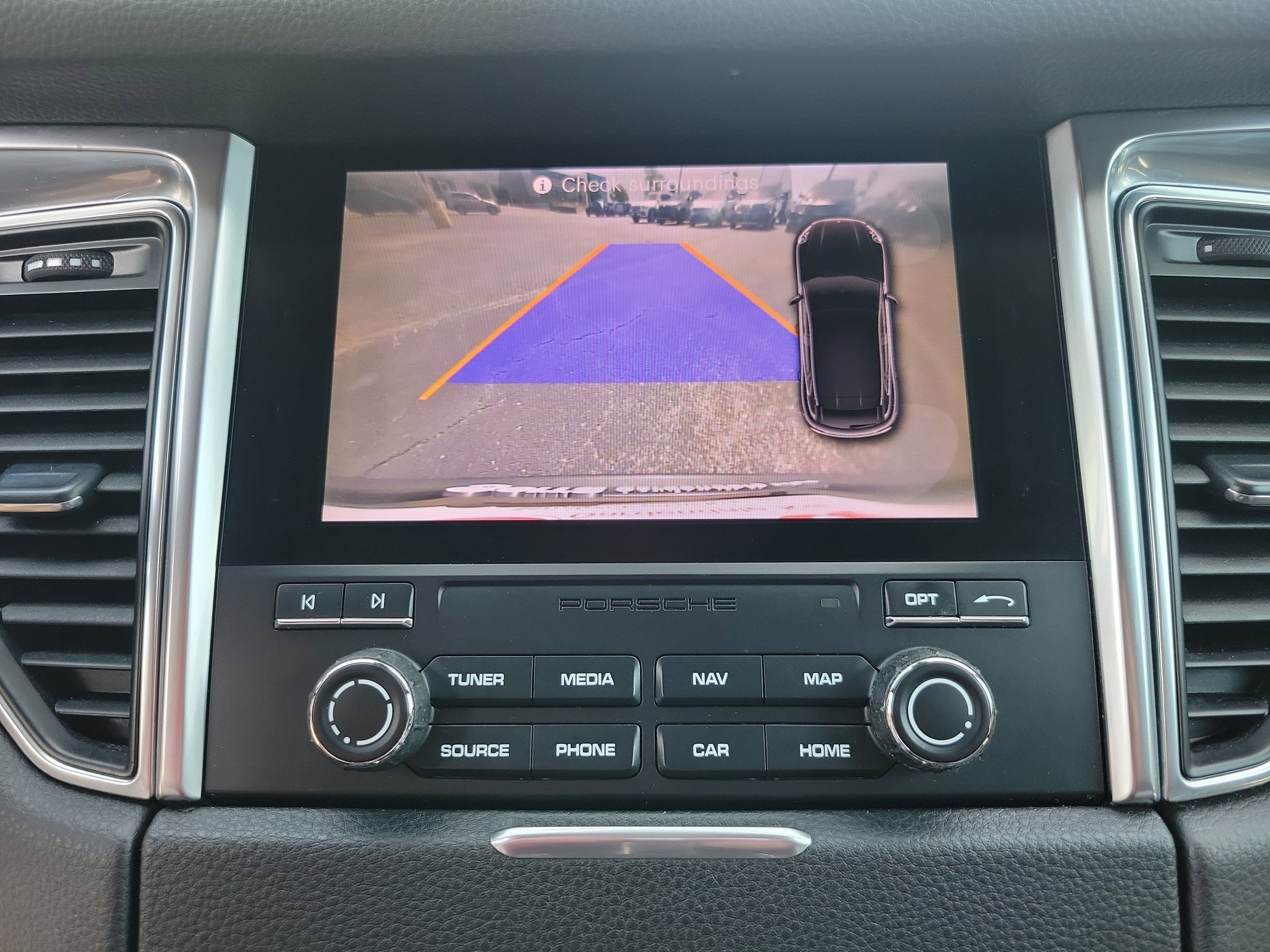 Used 2017 Porsche Macan AWD/4WD image 12