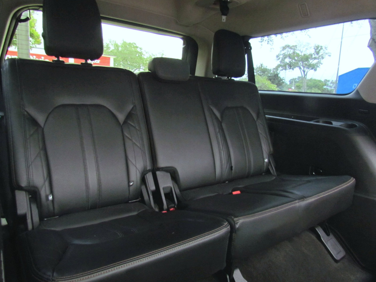 Used 2018 Ford Expedition Max Platinum image 28