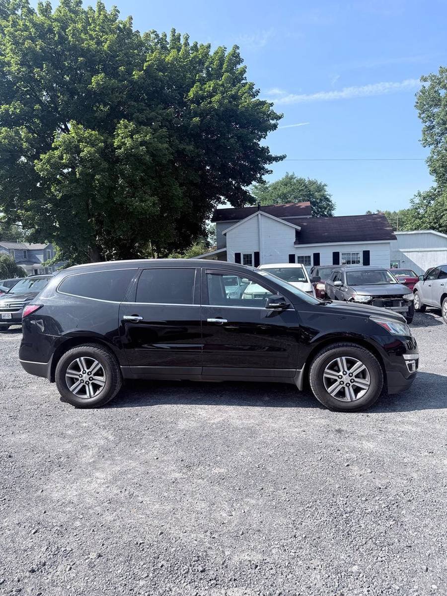 Used 2017 Chevrolet Traverse LT AWD/4WD image 6