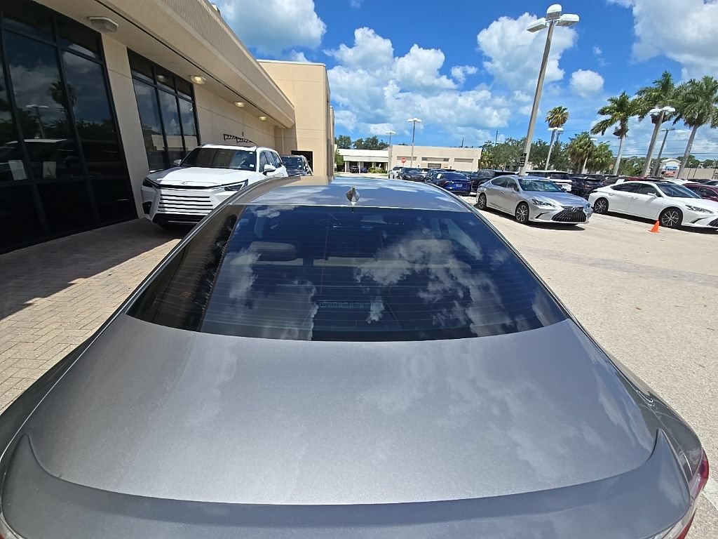 Used 2016 Lexus ES 350 w/ Luxury Package w/Wood Trim FWD image 7
