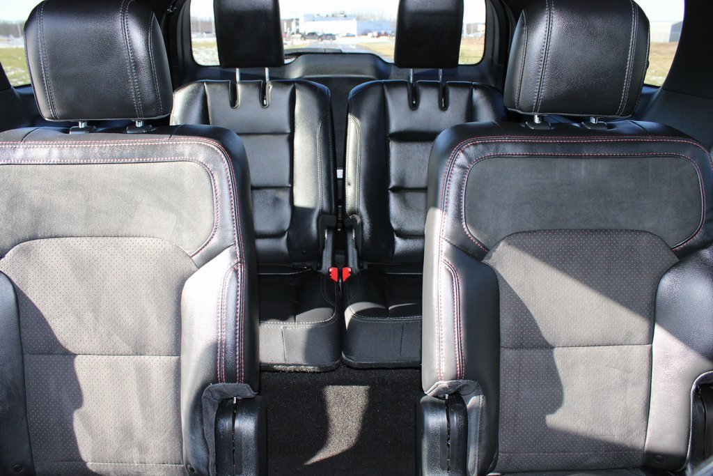 Used 2019 Ford Explorer XLT w/ Equipment Group 202A image 25