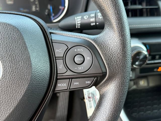 Used 2025 Toyota RAV4 LE image 19