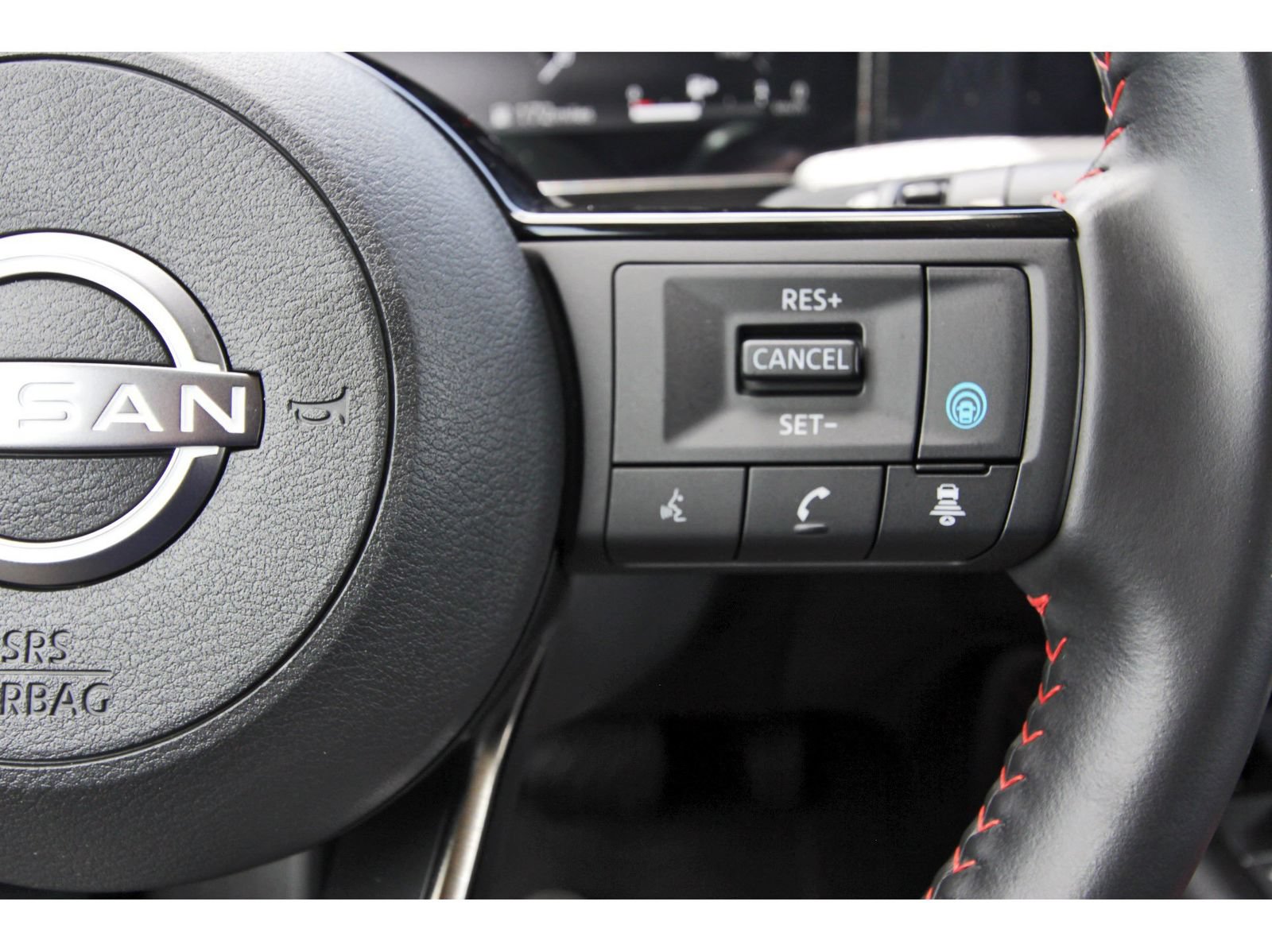 Certified 2025 Nissan Kicks SR FWD image 19