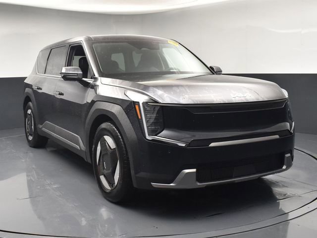 Used 2026 Kia EV9 Light image 2