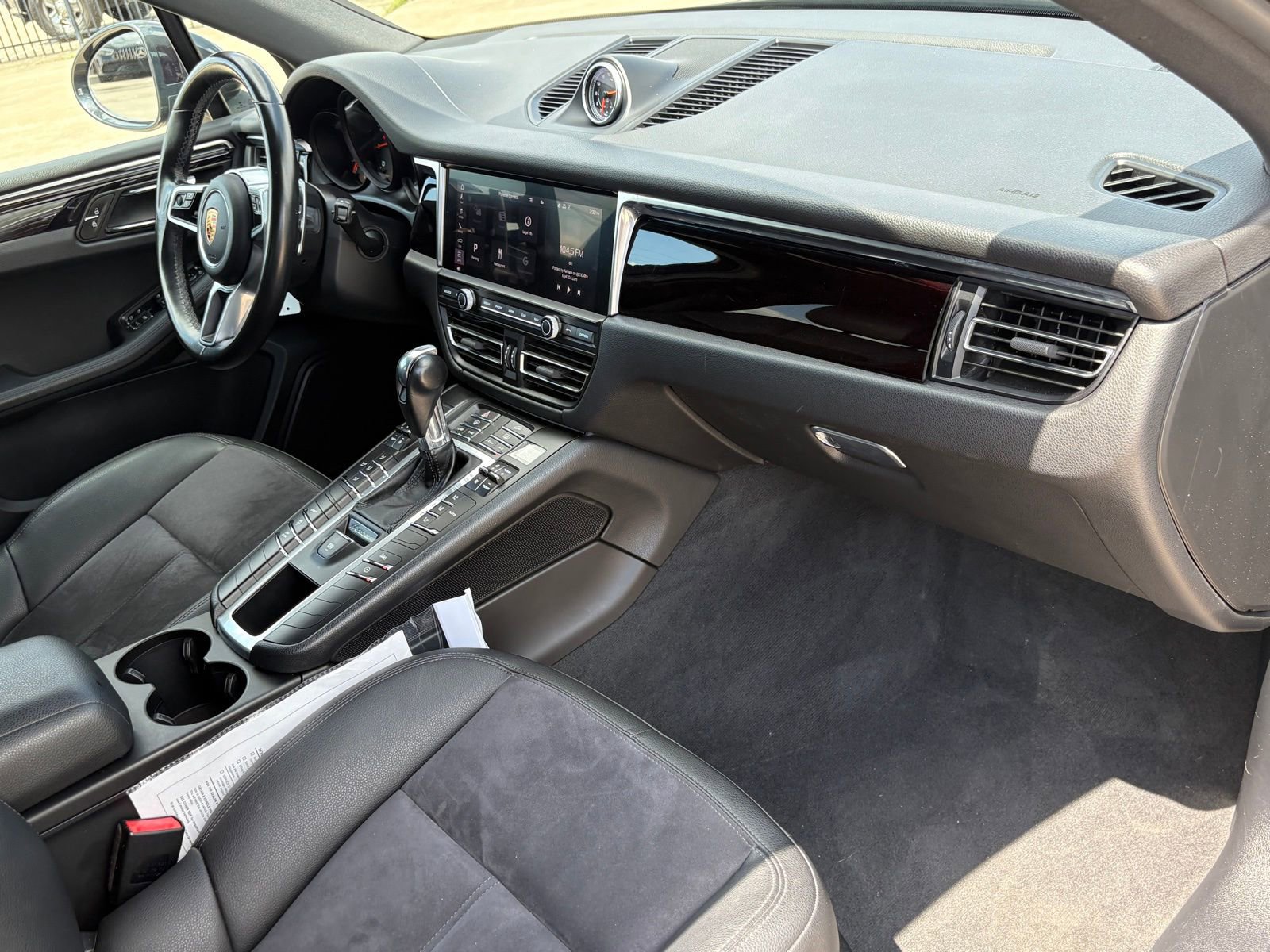 Used 2020 Porsche Macan image 42