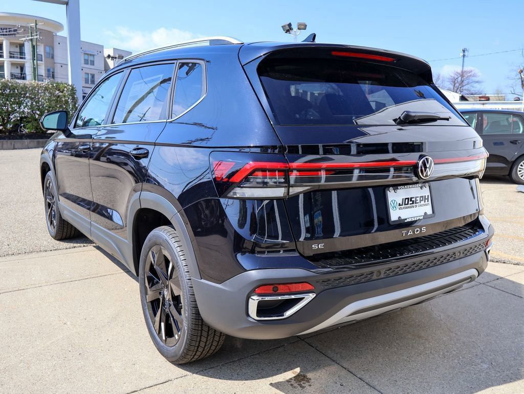 New 2026 Volkswagen Taos SE FWD image 3