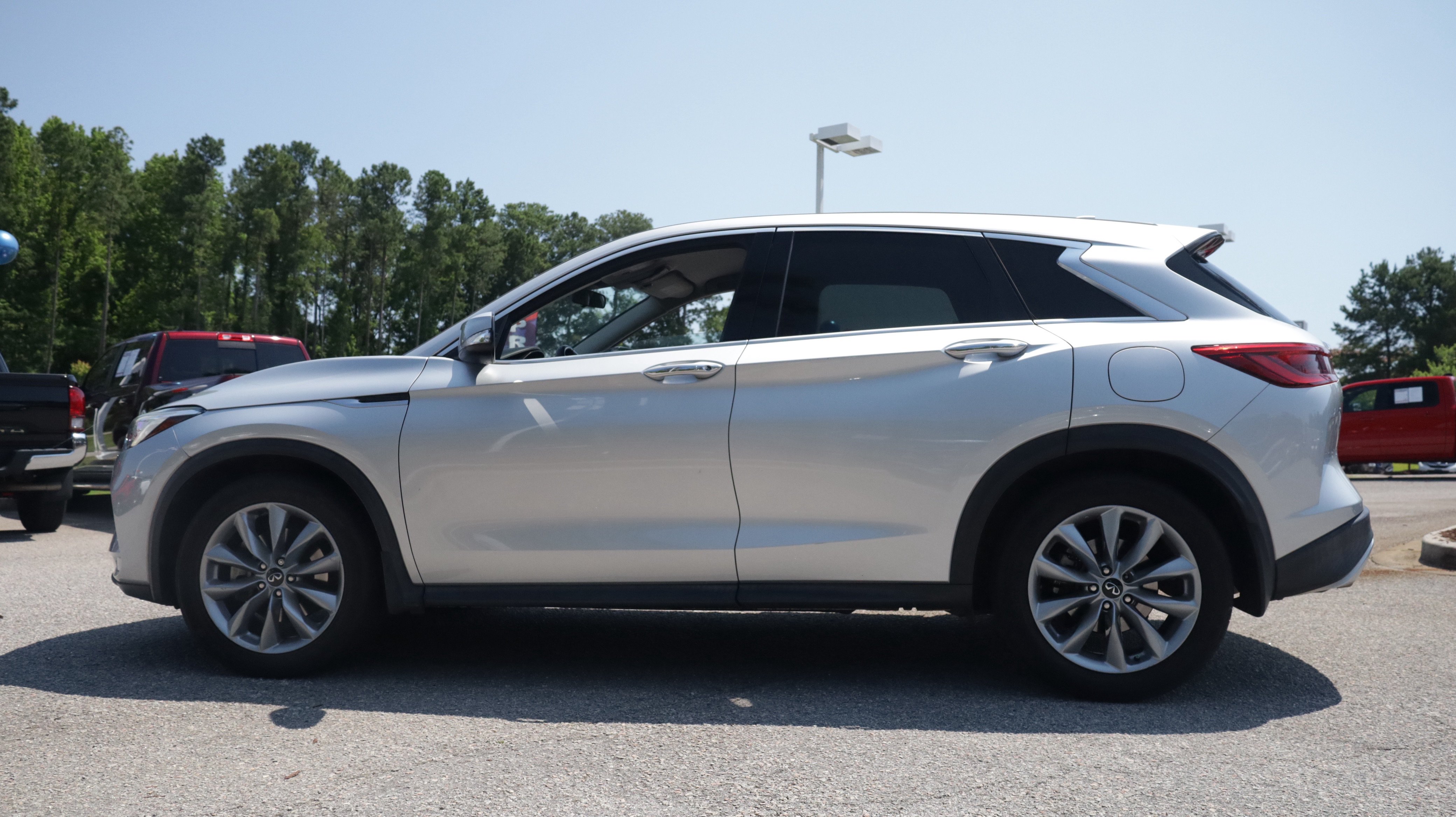 Used 2021 INFINITI QX50 Pure FWD image 2