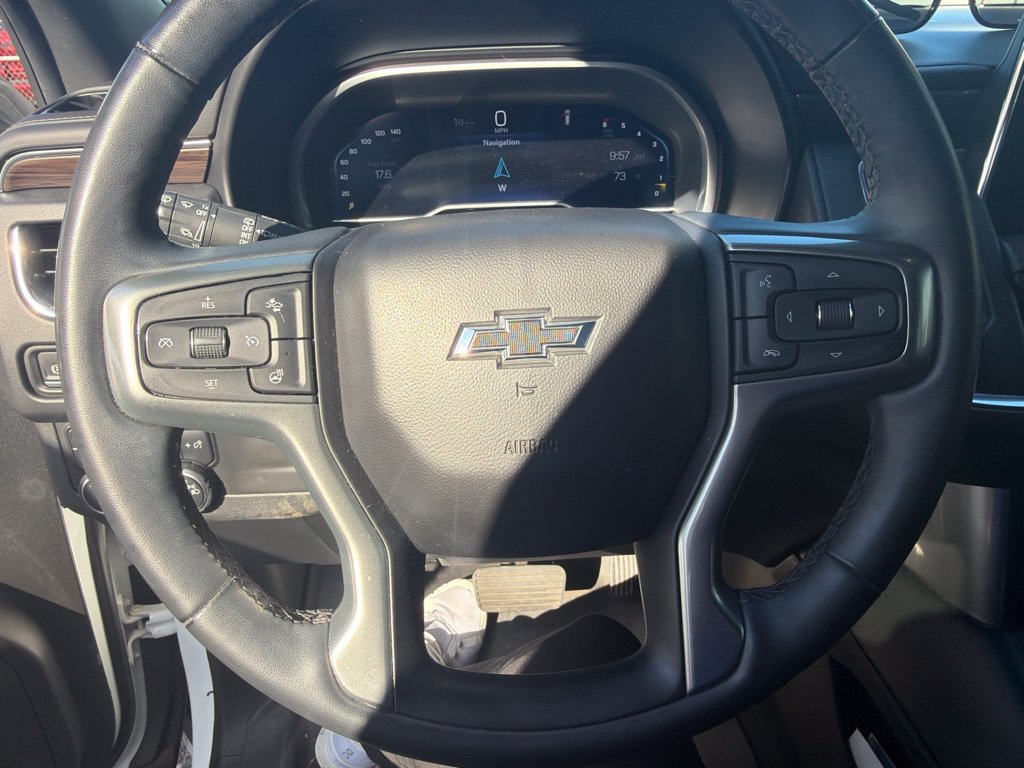 Used 2023 Chevrolet Tahoe Z71 w/ Luxury Package AWD/4WD image 10