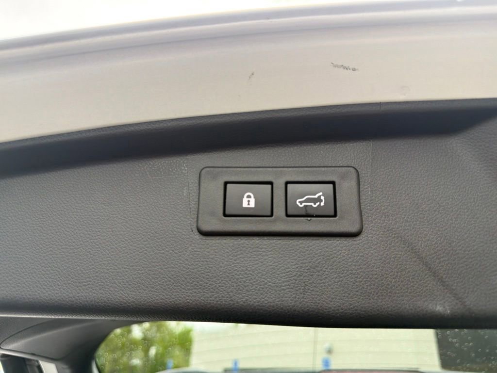 Used 2021 Subaru Outback Touring AWD/4WD image 17