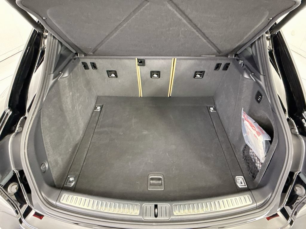 Certified 2025 Porsche Macan S AWD/4WD image 28