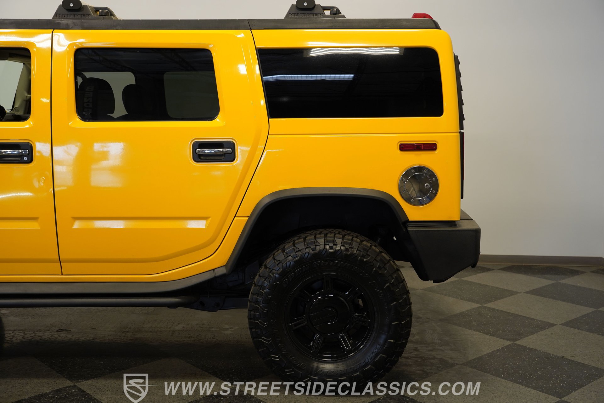 Used 2004 HUMMER H2 w/ Preferred Equipment Group AWD/4WD image 24
