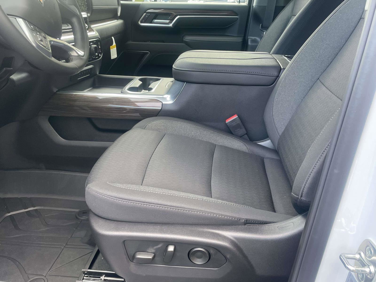 New 2026 Chevrolet Silverado 3500 LT w/ Convenience Package image 7