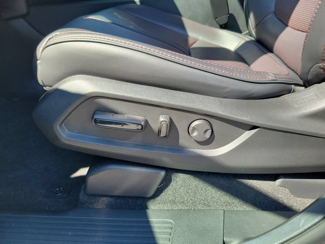 Certified 2025 Honda Pilot Black Edition image 11