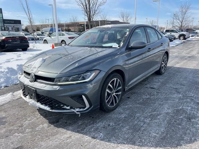 Used 2025 Volkswagen Jetta SE image 5