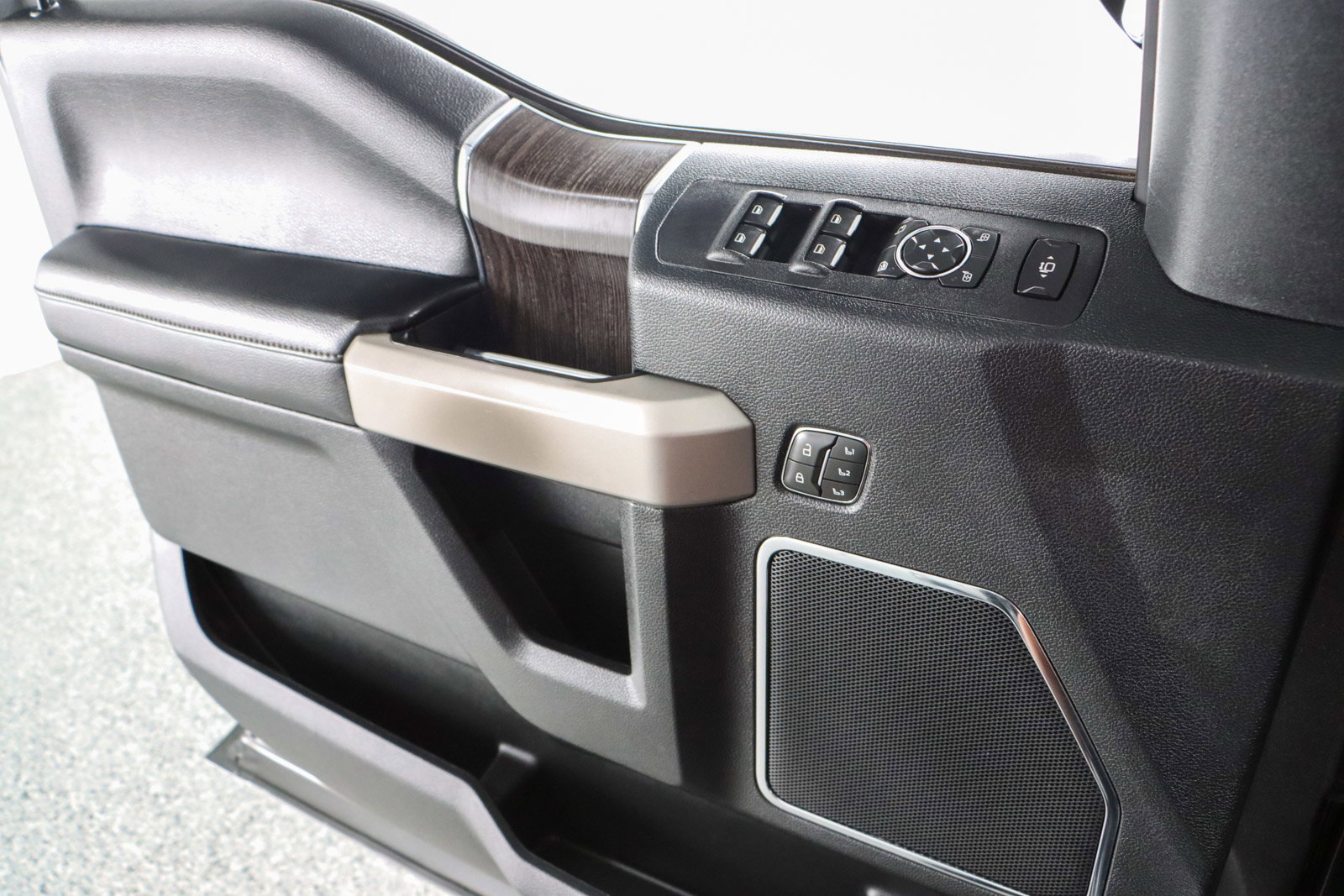 Used 2020 Ford F250 Lariat w/ Lariat Value Package image 23