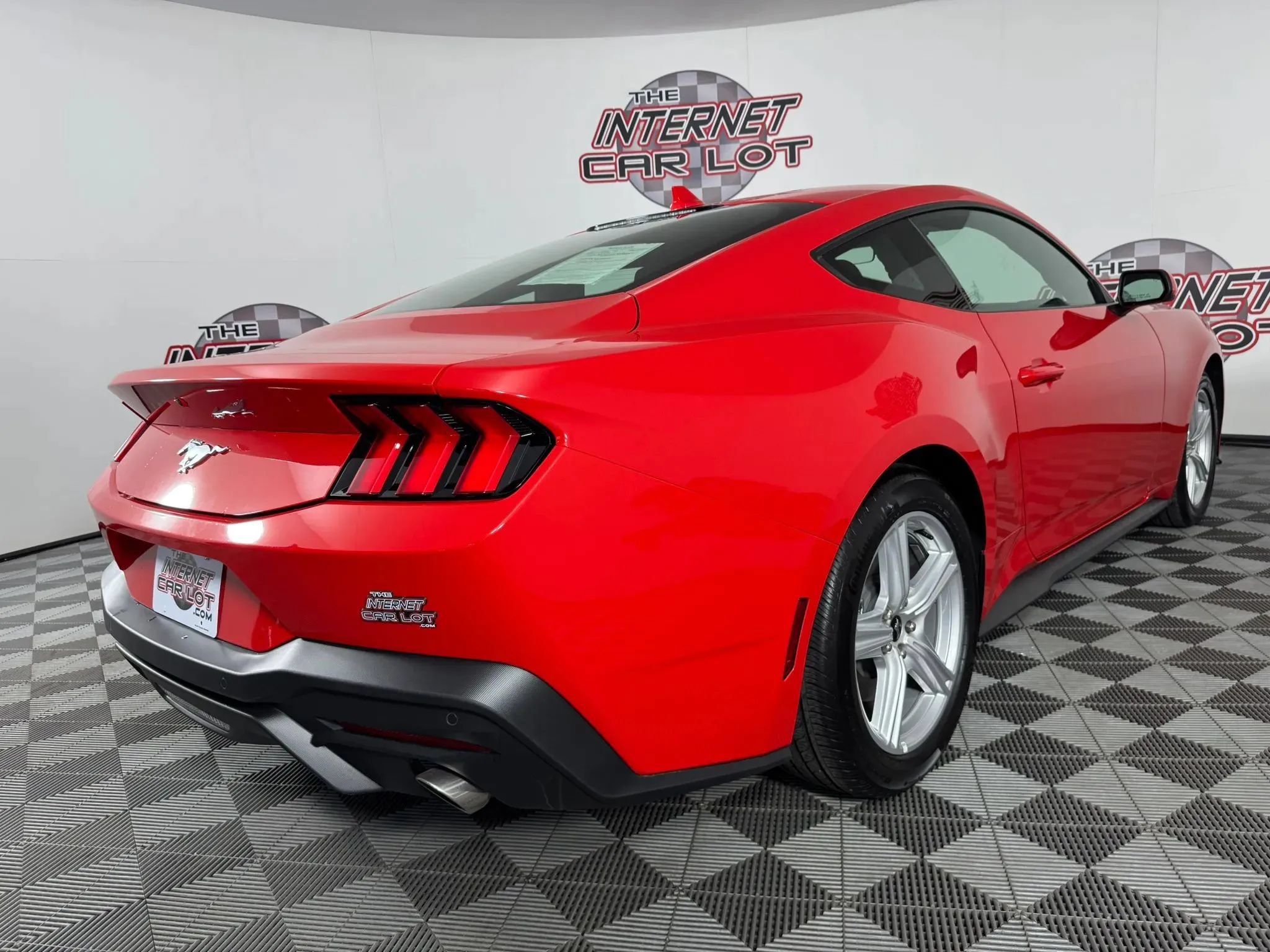 Used 2026 Ford Mustang Coupe RWD image 25