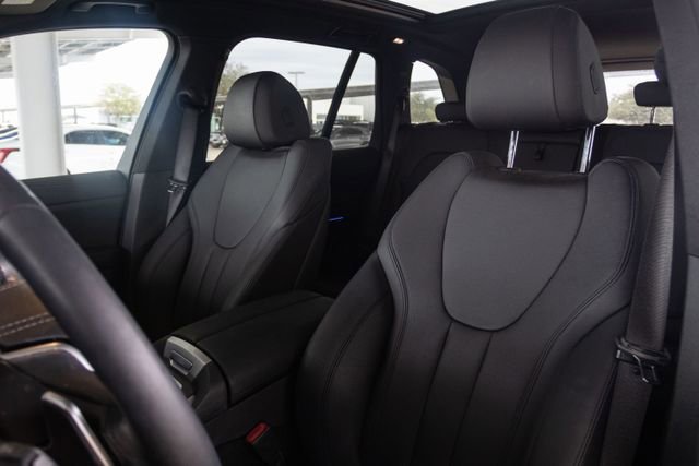 Used 2022 BMW X5 sDrive40i w/ Premium Package image 9