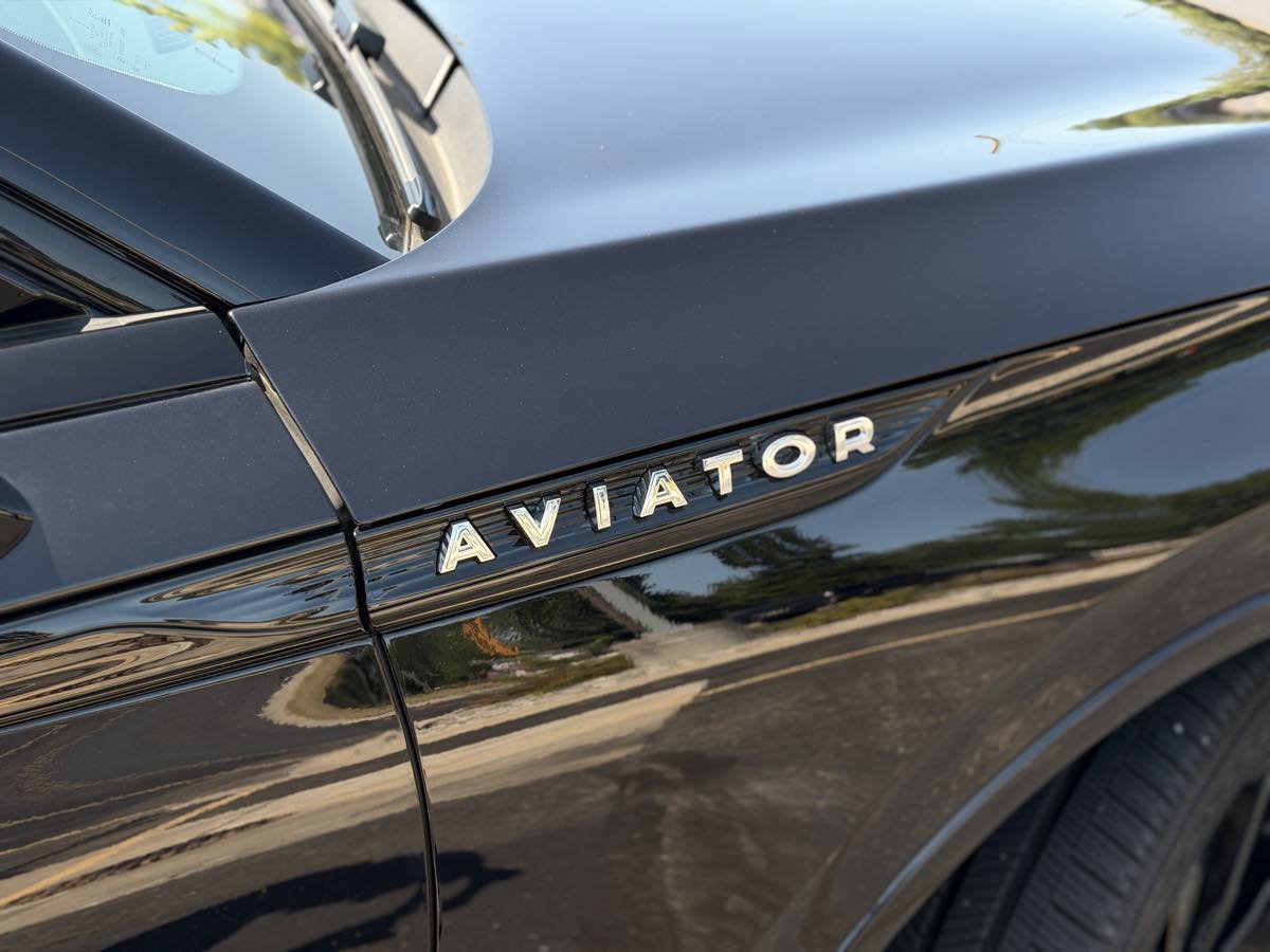 Used 2026 Lincoln Aviator Reserve AWD/4WD image 4
