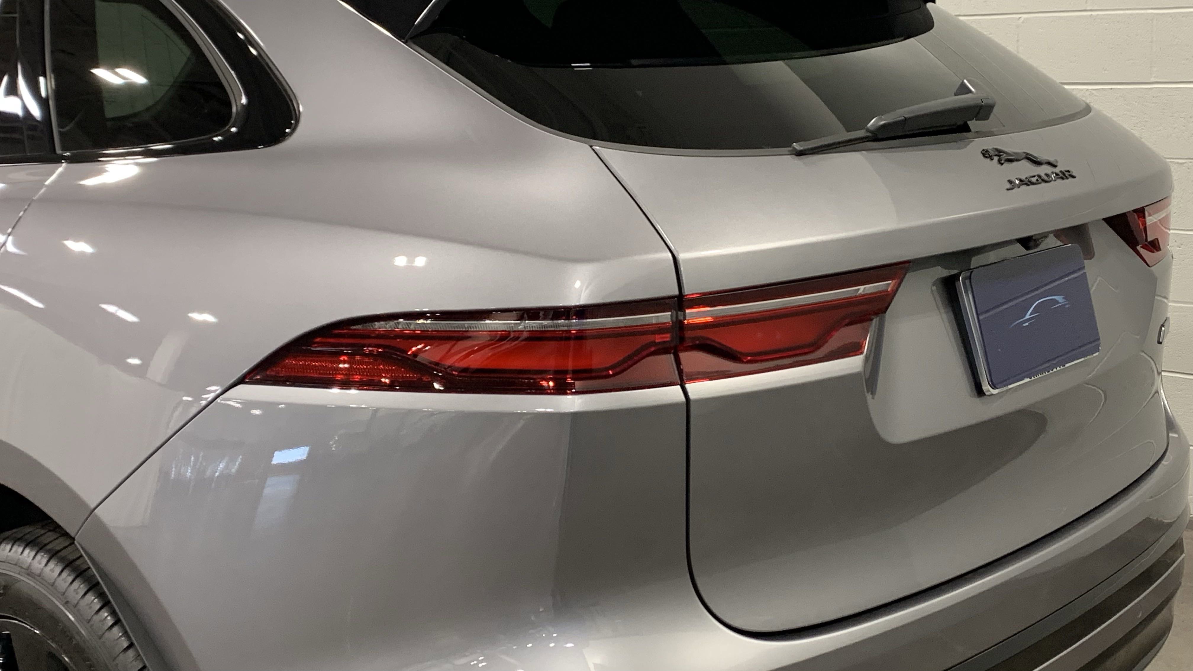 New 2026 Jaguar F-PACE R-Dynamic S image 17
