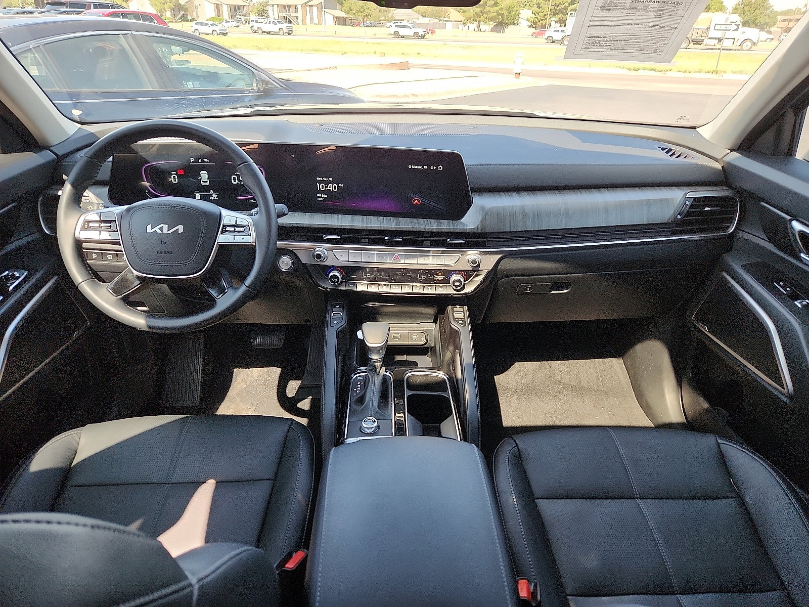 Used 2025 Kia Telluride EX w/ EX Captain's Chair Package image 11